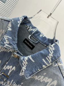 Essenceofluxury Mens Clothing Balenciaga Printed Denim Jacket Blue M To XXL A228PP680 AA193331
