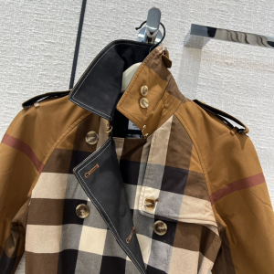 Essenceofluxury Womens Clothing Burberry Vintage Check Trench Coat SML A228PP1180 AA193327