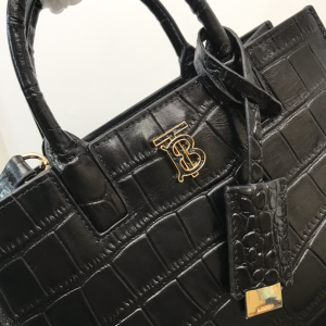 Essenceofluxury Womens Handbags Burberry Crocodile Embossed Leather Mini Frances Tote Bag in Black 27x10x20CM A197PP980 AA193314 Essenceofluxury Womens Handbags Burberry Crocodile Embossed Leather Mini Frances Tote Bag in Black 27x10x20CM A197PP980 AA193314