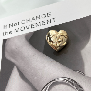 Replica Womens Jewelry Chanel Gold Lock Heart Brooch A62PP180 AA193365