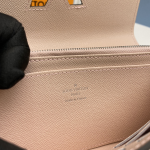 Essenceofluxury Womens Wallet Louis Vuitton Twist Wallet with LV Twist Lock in Pink Epi Leather M80690 19x10x2CM A117PP480 AA193684 Essenceofluxury Womens Wallet Louis Vuitton Twist Wallet with LV Twist Lock in Pink Epi Leather M80690 19x10x2CM A117PP480 AA193684