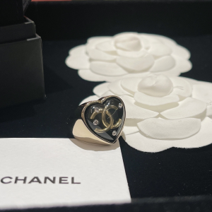 Essenceofluxury Womens Jewelry Chanel CC Logo Heart Rings Black A173PP180 AA193781