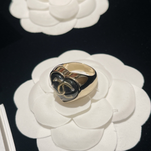 Essenceofluxury Womens Jewelry Chanel CC Logo Heart Rings Black A173PP180 AA193781