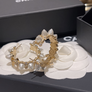 Essenceofluxury Womens Jewelry Chanel Diamonds CC Logo Earrings A173PP180 AA193783