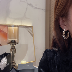 Essenceofluxury Womens Jewelry Chanel Diamonds CC Logo Earrings A173PP180 AA193783