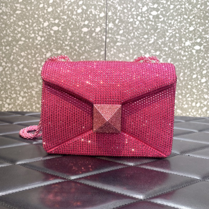 Essenceofluxury Womens Handbags Valentino Small One Maxi Stud Chain Shoulder Bag with Allover Swarovski Crystals in Pink 19x14x11CM A204PP1280 AA193839 Essenceofluxury Womens Handbags Valentino Small One Maxi Stud Chain Shoulder Bag with Allover Swarovski Crystals in Pink 19x14x11CM A204PP1280 AA193839