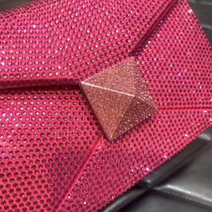 Essenceofluxury Womens Handbags Valentino Small One Maxi Stud Chain Shoulder Bag with Allover Swarovski Crystals in Pink 19x14x11CM A204PP1280 AA193839 Essenceofluxury Womens Handbags Valentino Small One Maxi Stud Chain Shoulder Bag with Allover Swarovski Crystals in Pink 19x14x11CM A204PP1280 AA193839