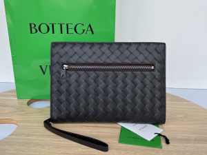 Essenceofluxury Mens Handbags Bottega Veneta Classic Intrecciato Small Leather Document Case in Black 27x20x2CM A103PP1180 AA193917 Essenceofluxury Mens Handbags Bottega Veneta Classic Intrecciato Small Leather Document Case in Black 27x20x2CM A103PP1180 AA193917