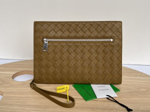 Essenceofluxury Mens Handbags Bottega Veneta Classic Intrecciato Small Leather Document Case in Brown 27x20x2CM A103PP1180 AA193920 Essenceofluxury Mens Handbags Bottega Veneta Classic Intrecciato Small Leather Document Case in Brown 27x20x2CM A103PP1180 AA193920