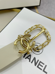 Essenceofluxury Womens Belts Chanel CC Logo Leather Belt in White 30MM A175PP240 AA194114