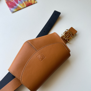Essenceofluxury Womens Belts Loewe Leather Anagram Belt with Pouch in Brown A175PP480 AA194097