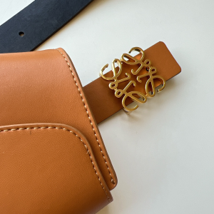 Essenceofluxury Womens Belts Loewe Leather Anagram Belt with Pouch in Brown A175PP480 AA194097