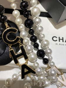 Essenceofluxury Womens Jewelry Chanel Black and White Pearls Necklaces A173PP280 AA194096