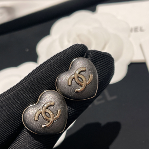 Chanel CC Logo Heart Earrings Black 