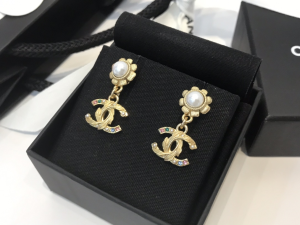 Essenceofluxury Womens Jewelry Chanel CC Logo Earrings A39PP180 AA194232
