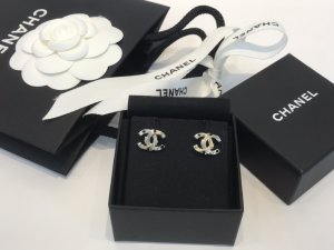 Essenceofluxury Womens Jewelry Chanel CC Logo Earrings A39PP180 AA194233