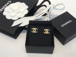 Essenceofluxury Womens Jewelry Chanel CC Logo Earrings A39PP180 AA194234