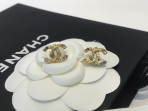 Essenceofluxury Womens Jewelry Chanel CC Logo Earrings A39PP180 AA194234