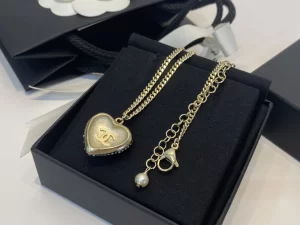 Essenceofluxury Womens Jewelry Chanel Chain Heart Necklace A39PP280 AA194246