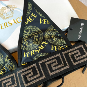 Essenceofluxury Free Gift Versace Swimsuit Bikini SMLXL A123PP100 AA194390