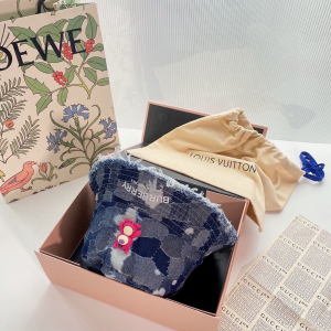 Essenceofluxury Womens Hats Burberry Blue Denim Patchwork Bucket Hat A151PP180 AA194372