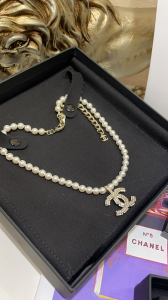 Essenceofluxury Womens Jewelry Chanel Crystals CC Logo Pearls Necklace A152PP280 AA194477