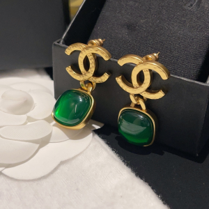 Essenceofluxury Womens Jewelry Chanel Gold CC Earrings Green A173PP180 AA194500