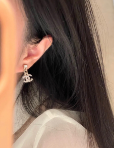 Essenceofluxury Womens Jewelry Chanel Crystals CC Logo Earrings A39PP180 AA194561