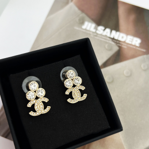 Essenceofluxury Womens Jewelry Chanel Crystals CC Logo Earrings A62PP180 AA194586