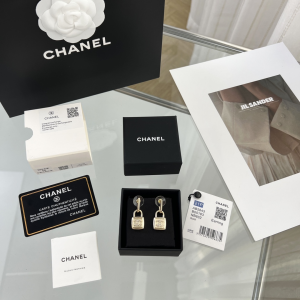 Essenceofluxury Womens Jewelry Chanel Crystals CC Logo Padlock Earrings A62PP180 AA194587