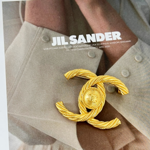 Essenceofluxury Womens Jewelry Chanel Crystals Gold CC Logo Brooch A62PP180 AA194592