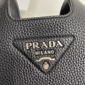 Essenceofluxury Womens Handbags Prada Super Mini Leather Tote Bag in Black 1BA349 18x15x10CM A101PP880 AA194651 Essenceofluxury Womens Handbags Prada Super Mini Leather Tote Bag in Black 1BA349 18x15x10CM A101PP880 AA194651