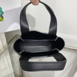 Essenceofluxury Womens Handbags Prada Super Mini Leather Tote Bag in Black 1BA349 18x15x10CM A101PP880 AA194651 Essenceofluxury Womens Handbags Prada Super Mini Leather Tote Bag in Black 1BA349 18x15x10CM A101PP880 AA194651