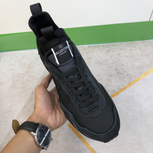 Essenceofluxury Mens Shoes Valentino Vlogo Black Leather Sneakers 38 To 44 A151PP680 AA194938