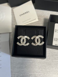 Essenceofluxury Womens Jewelry Chanel Crystals CC Logo Earrings A152PP180 AA194983