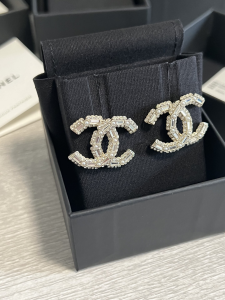Essenceofluxury Womens Jewelry Chanel Crystals CC Logo Earrings A152PP180 AA194983