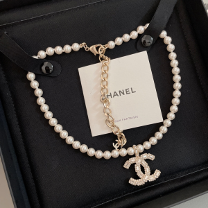 Chanel Crystals CC Logo Pearls Necklace 