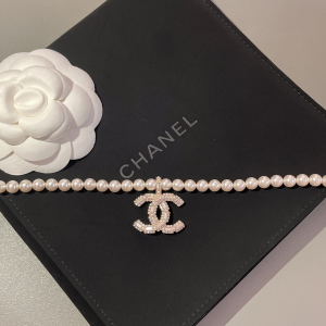 Essenceofluxury Womens Jewelry Chanel Crystals CC Logo Pearls Necklace A152PP280 AA194985