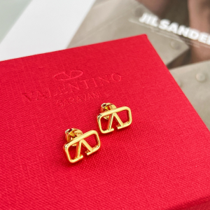 Essenceofluxury Womens Jewelry Valentino Vlogo Signature Earrings Gold A62PP180 AA195066