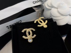 Essenceofluxury Womens Jewelry Chanel Crystals CC Logo Earrings A39PP180 AA195581