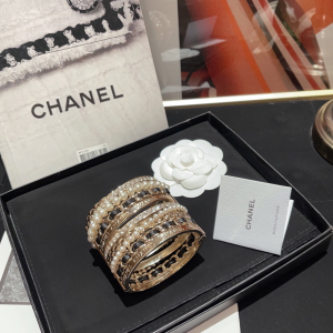 Chanel Crystals Imitation Pearls Bracelet AB8627 