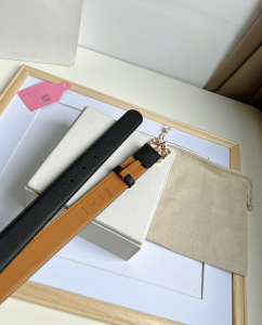 Essenceofluxury Womens Belts Loewe Anagram Leather Belt in Black Brown 32MM A175PP240 AA196049