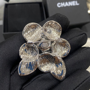 Essenceofluxury Womens Jewelry Chanel CC Flowers Brooch A152PP180 AA196015