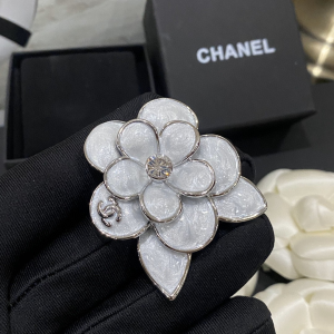 Essenceofluxury Womens Jewelry Chanel CC Flowers Brooch A152PP180 AA196015