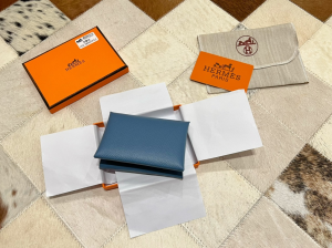Essenceofluxury Free Gift Hermes Calvi Duo Compact Card Holder in Blue A62PP85 AA196212