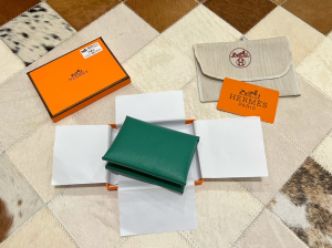 Essenceofluxury Free Gift Hermes Calvi Duo Compact Card Holder in Green A62PP85 AA196211