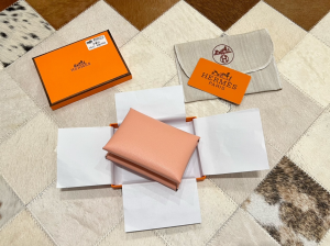 Essenceofluxury Free Gift Hermes Calvi Duo Compact Card Holder in Pink A62PP85 AA196209