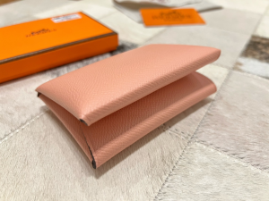 Essenceofluxury Free Gift Hermes Calvi Duo Compact Card Holder in Pink A62PP85 AA196209