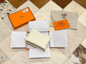 Essenceofluxury Free Gift Hermes Calvi Duo Compact Card Holder in White A62PP85 AA196208