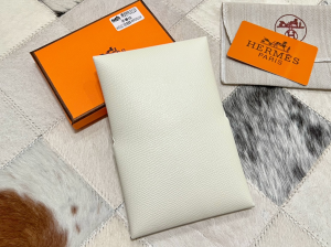 Essenceofluxury Free Gift Hermes Calvi Duo Compact Card Holder in White A62PP85 AA196208